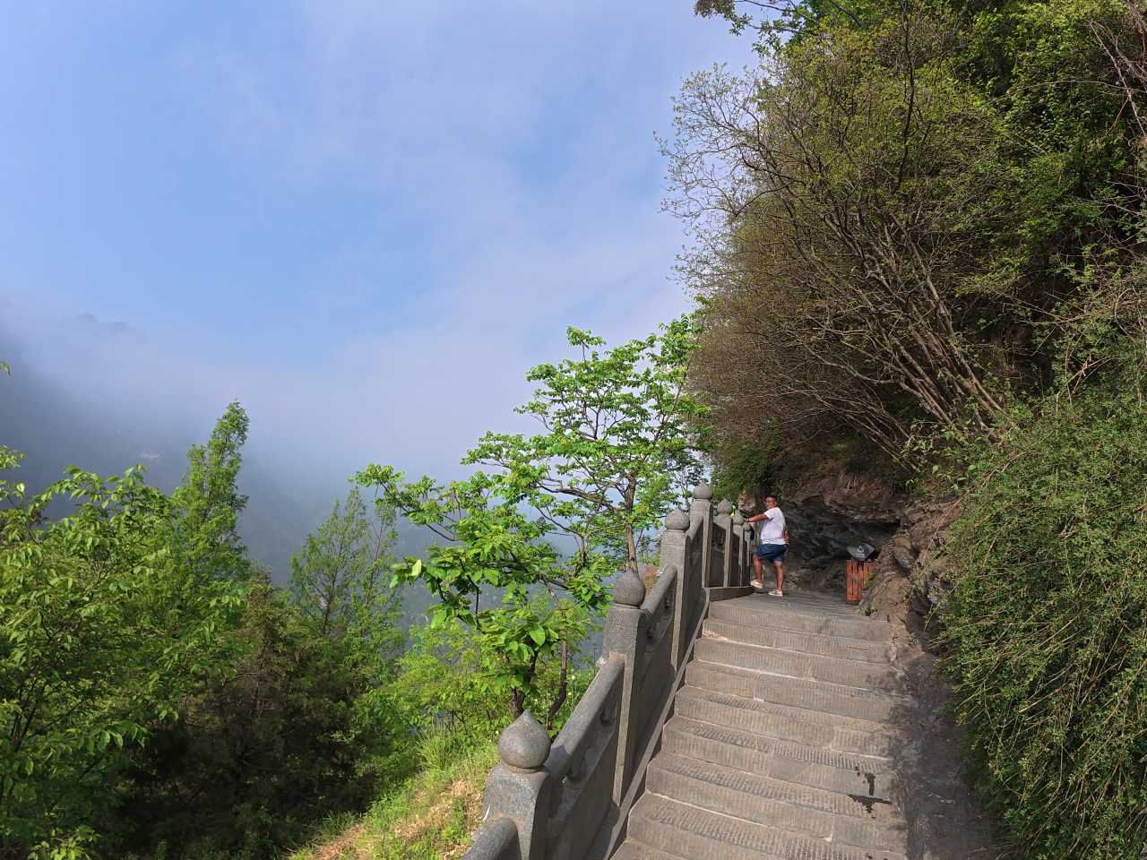 登高望远，享受自然