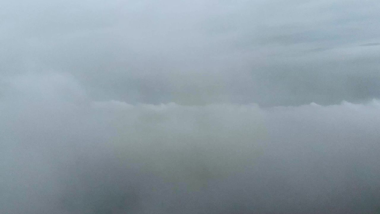 航拍穿云
