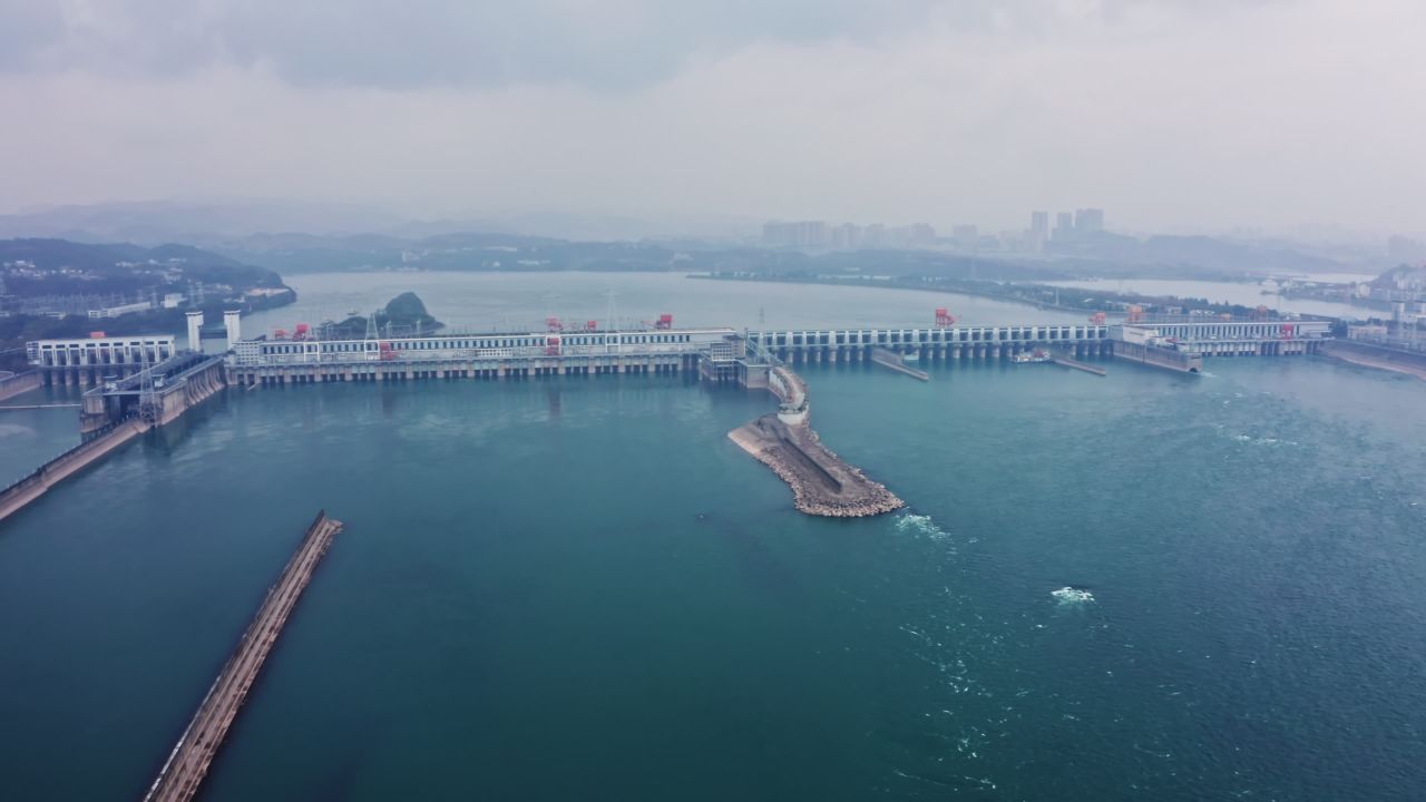湖北宜昌长江三峡葛洲坝航拍视频