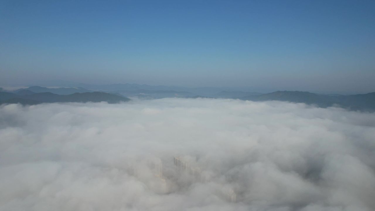 清晨迷雾云海风景日出航拍