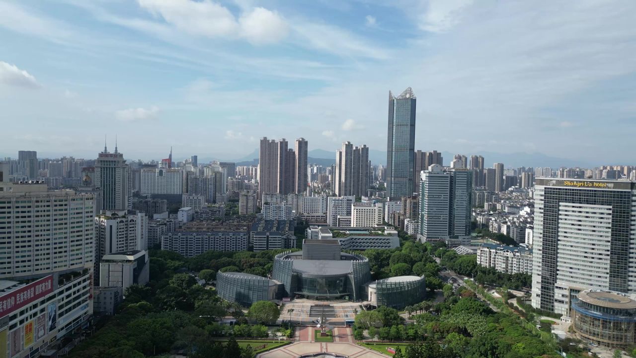  航拍福州五一广场福建大剧院