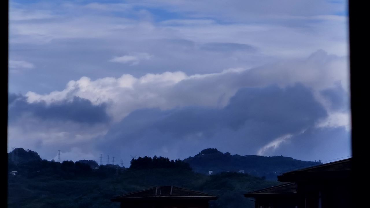 云