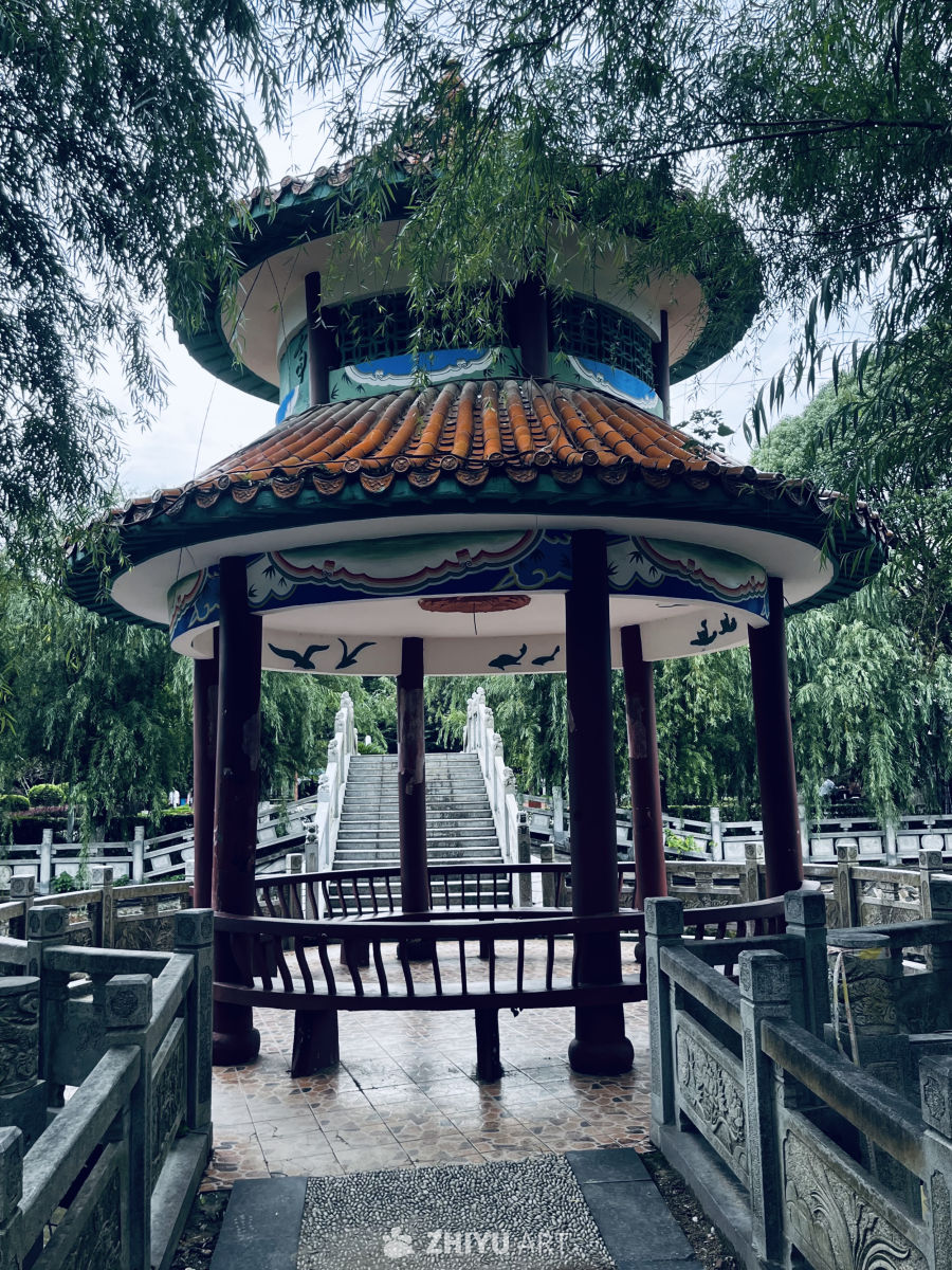 古韵亭台与绿意盎然