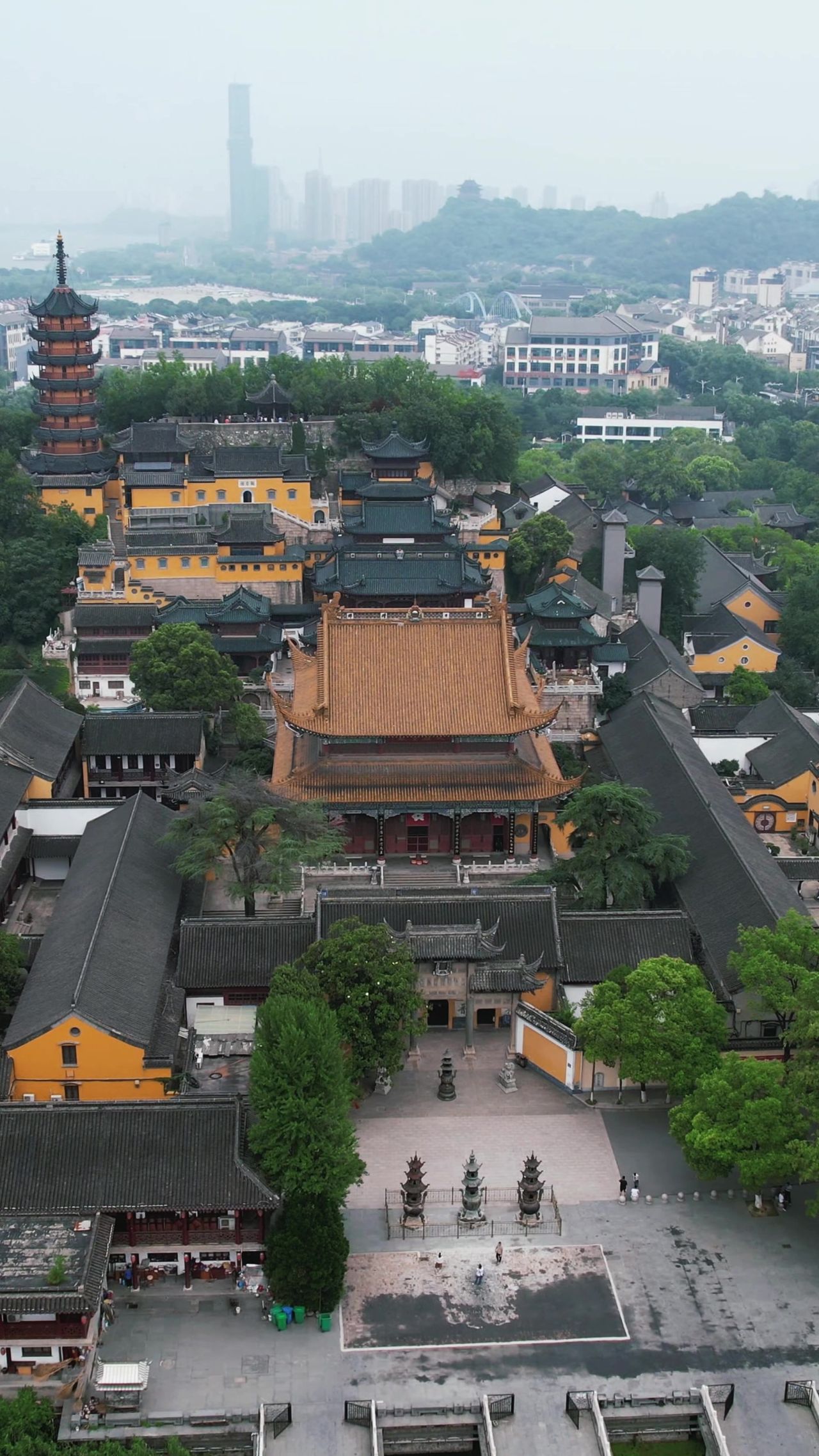 镇江金山寺竖屏航拍 