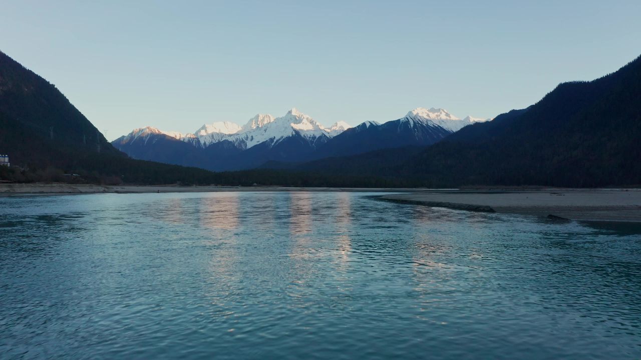 航拍西藏古乡湖风景