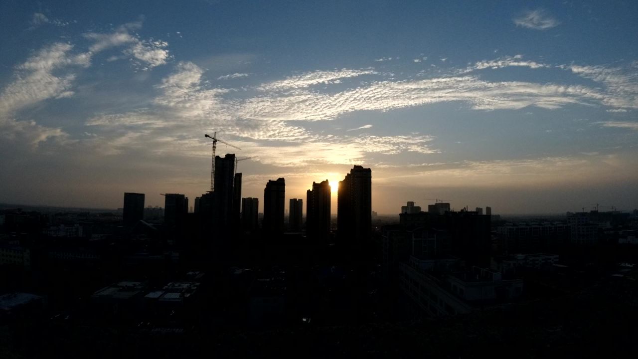 城市日出