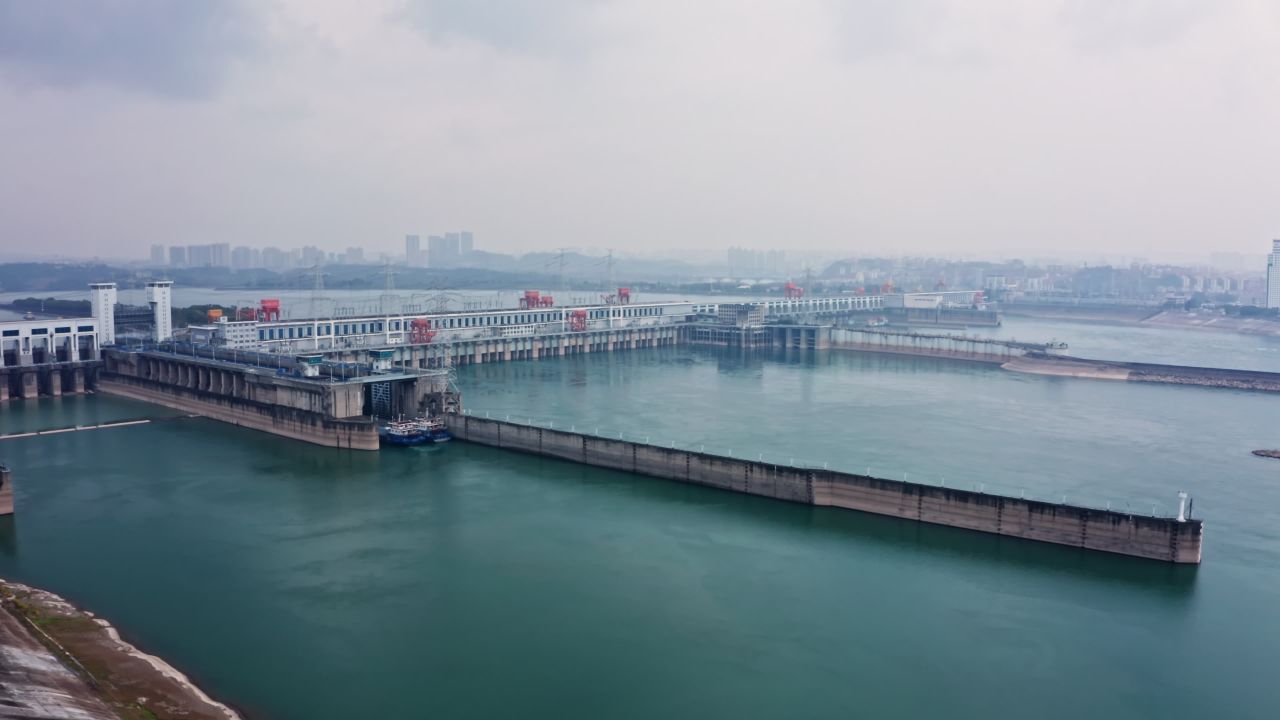湖北宜昌长江三峡葛洲坝航拍视频