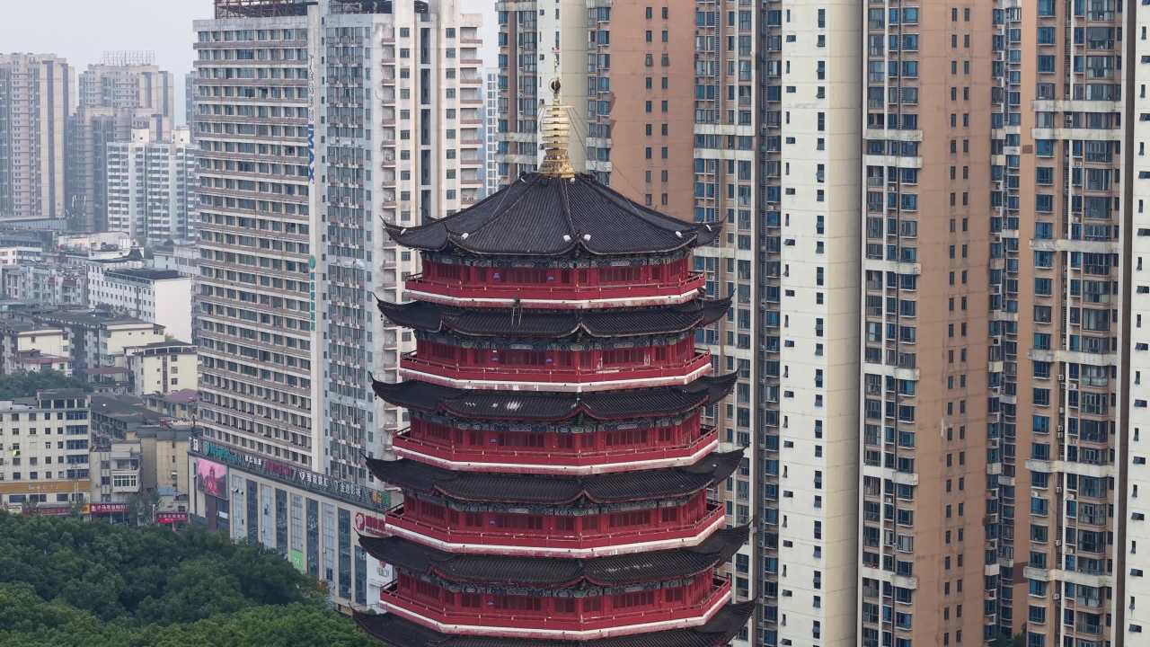 传统与现代的碰撞