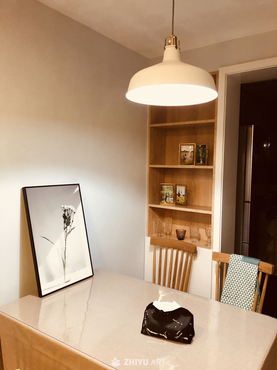 温馨现代简约餐桌一角