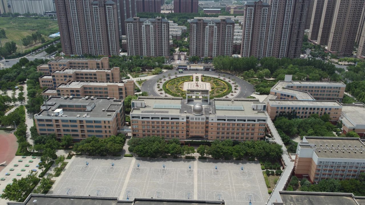 新乡一中南校区学校航拍 6