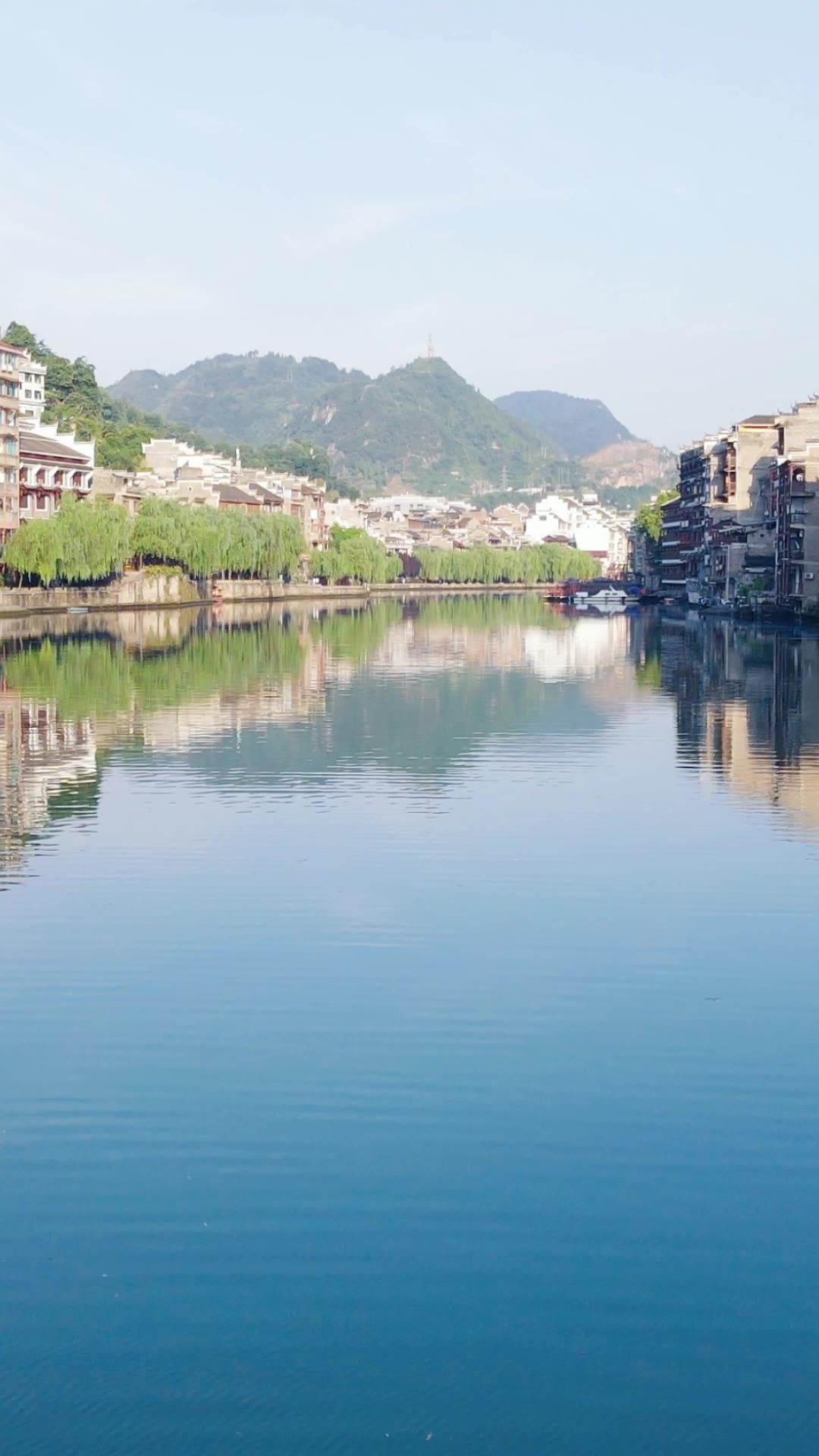 旅游景区贵州镇远古镇侗族特色建筑竖屏航拍