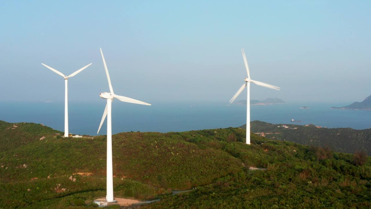 珠海海岛朝霞及山顶风车四