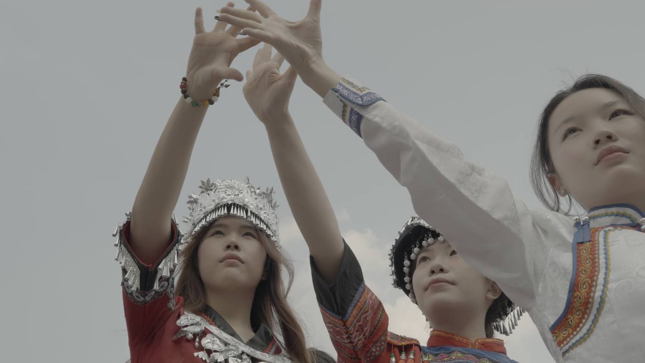 民族舞者的手语表达
