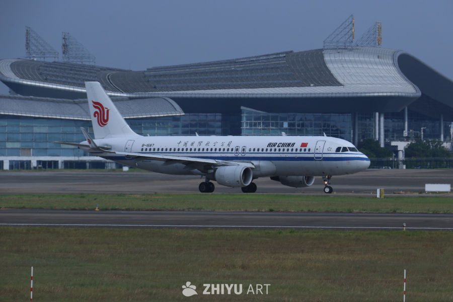 中国国际航空飞机准备起飞