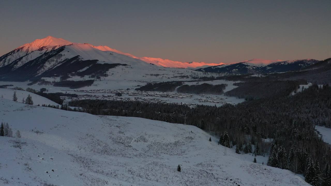 雪山日出
