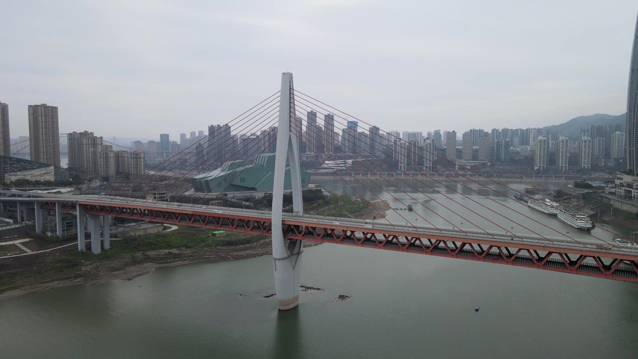 航拍 × 重庆千厮门嘉陵江大桥