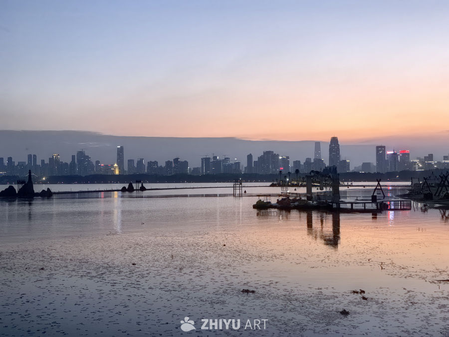 漫步东湖风景区，领略浓郁楚风楚韵