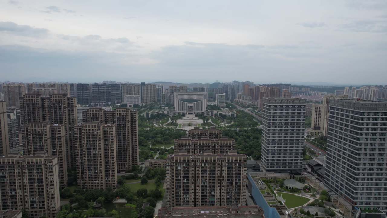 现代都市的宁静与繁华