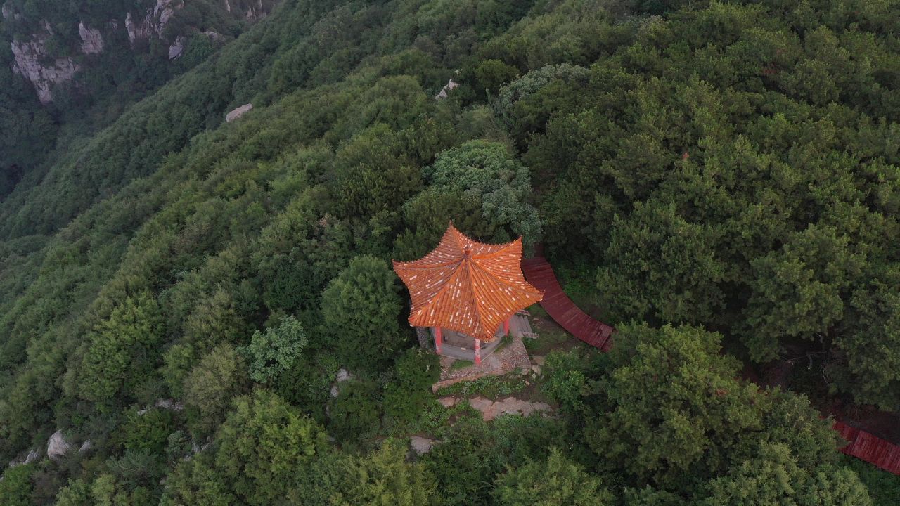 迷雾下的嵩山