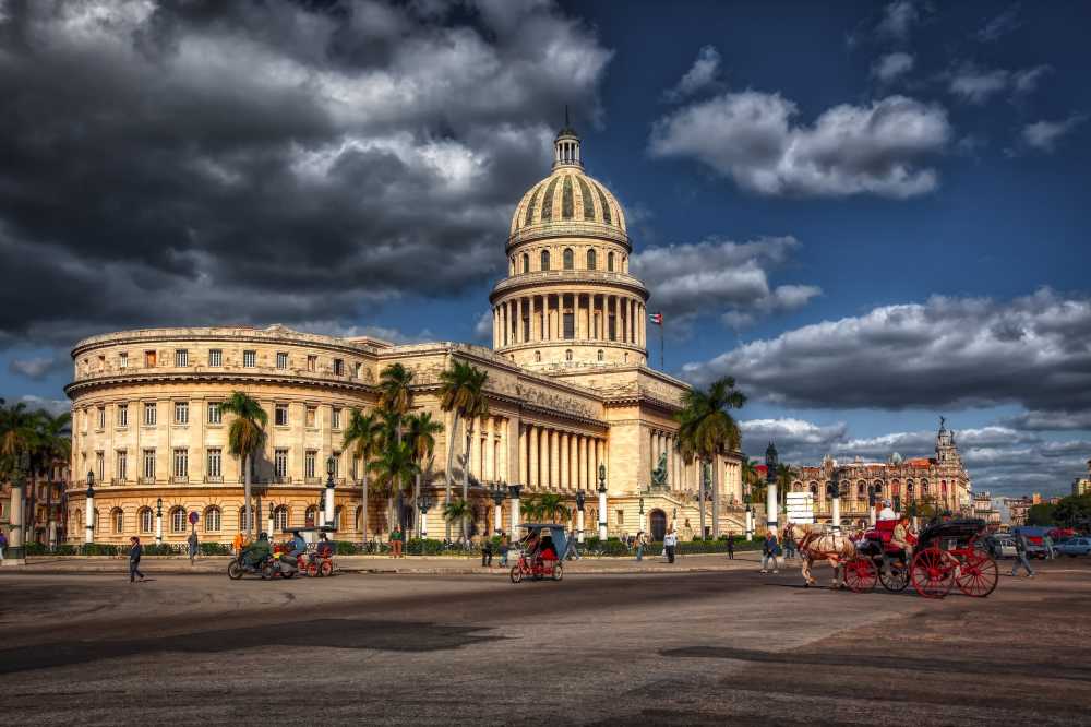 哈瓦那古巴国会大厦天空