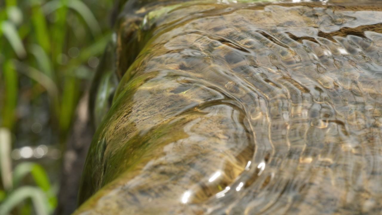山泉水矿泉水潺潺小溪流水瀑布 6