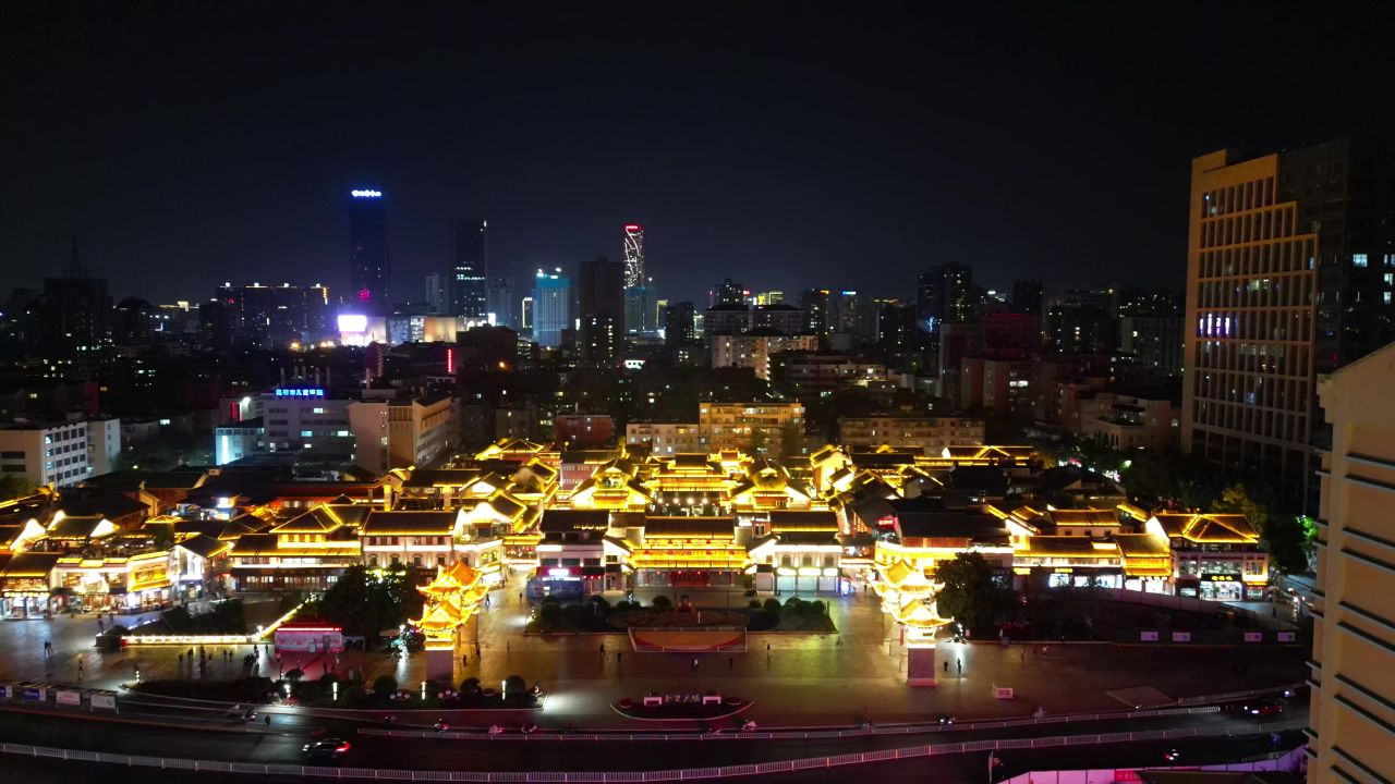 航拍云南昆明金碧广场金马碧鸡坊