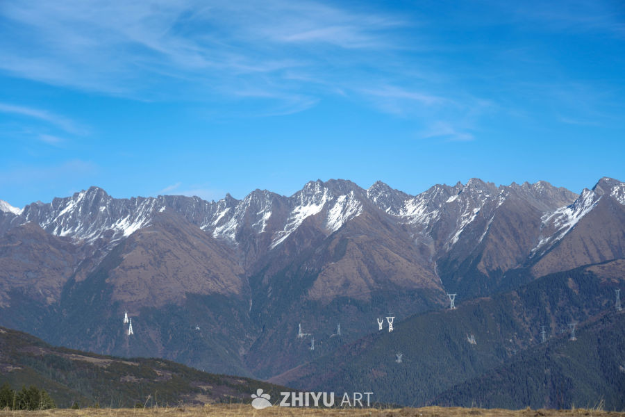 雪山山脉壮丽景色