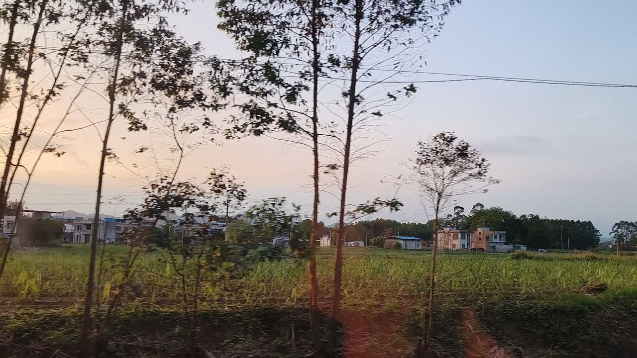 车窗与夕阳