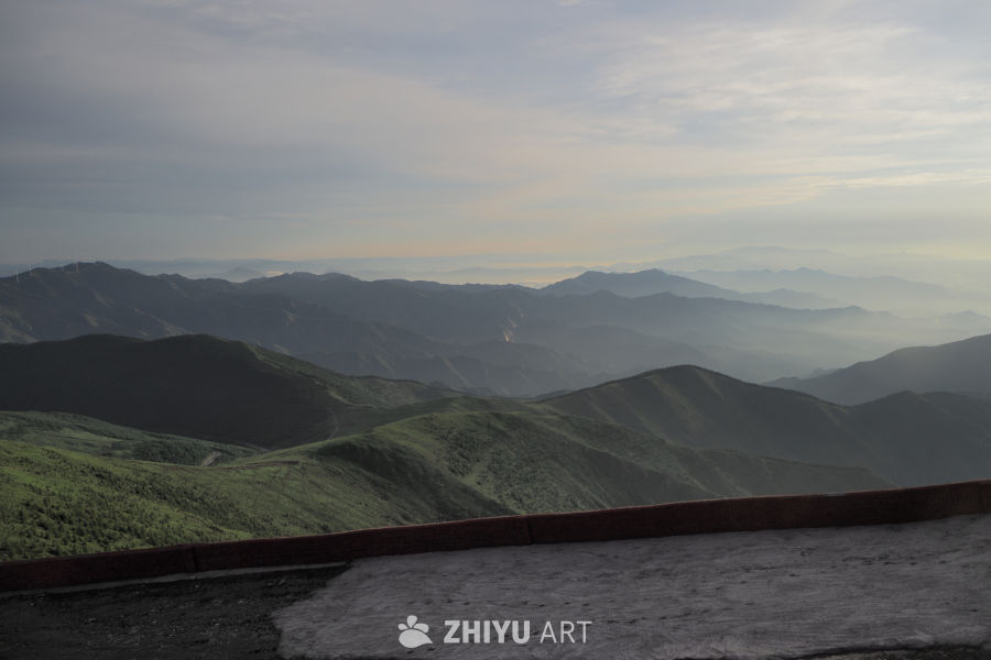 五台山，东台群山云海