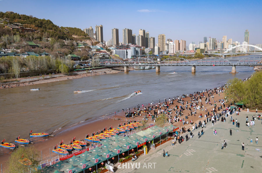 甘肃兰州：黄河之滨绿意盎然春景如画 6