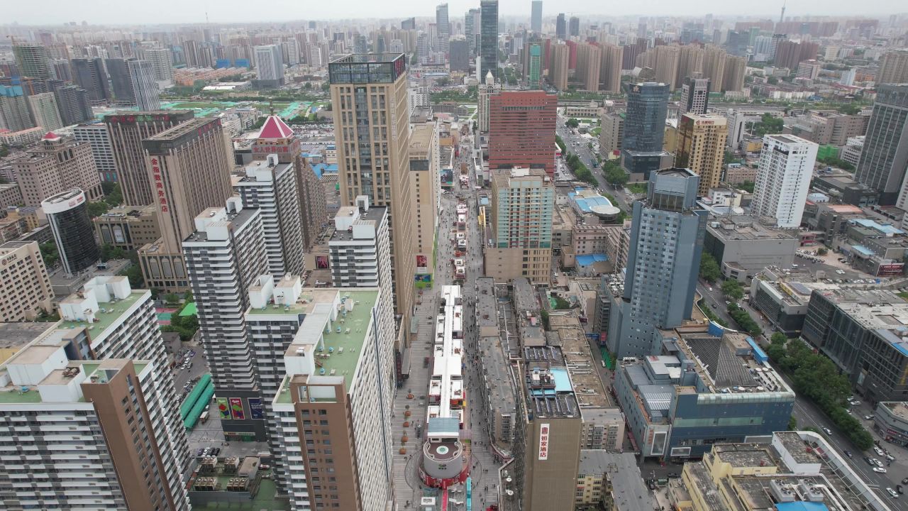  航拍河北石家庄湾里庙步行街