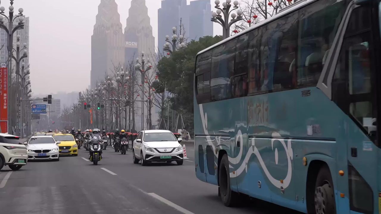 摩托车骑行滨江路重庆出租车南滨路