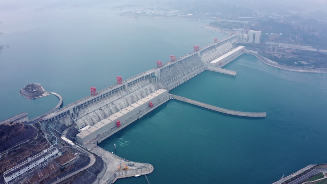 湖北宜昌三峡大坝水电站航拍视频