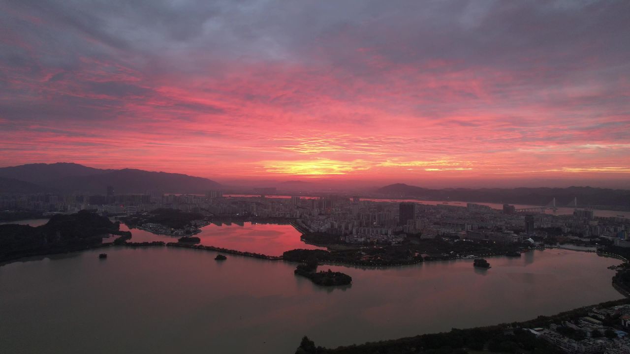 广东肇庆星湖日出火烧云航拍