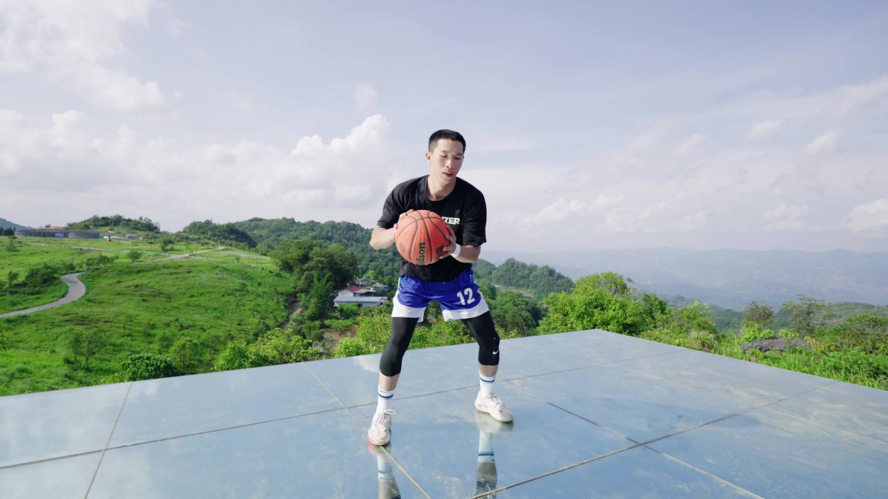 山间篮球少年