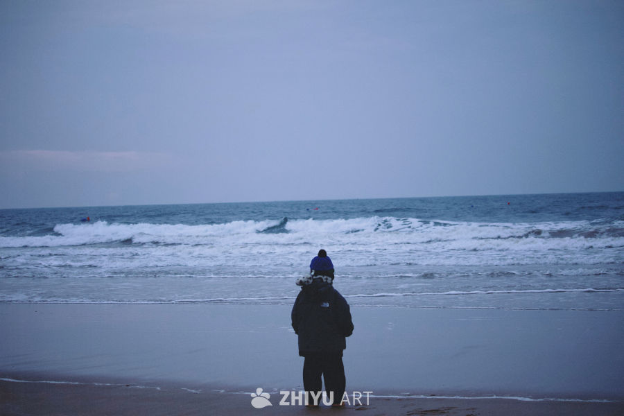 冬日海边的静谧时光