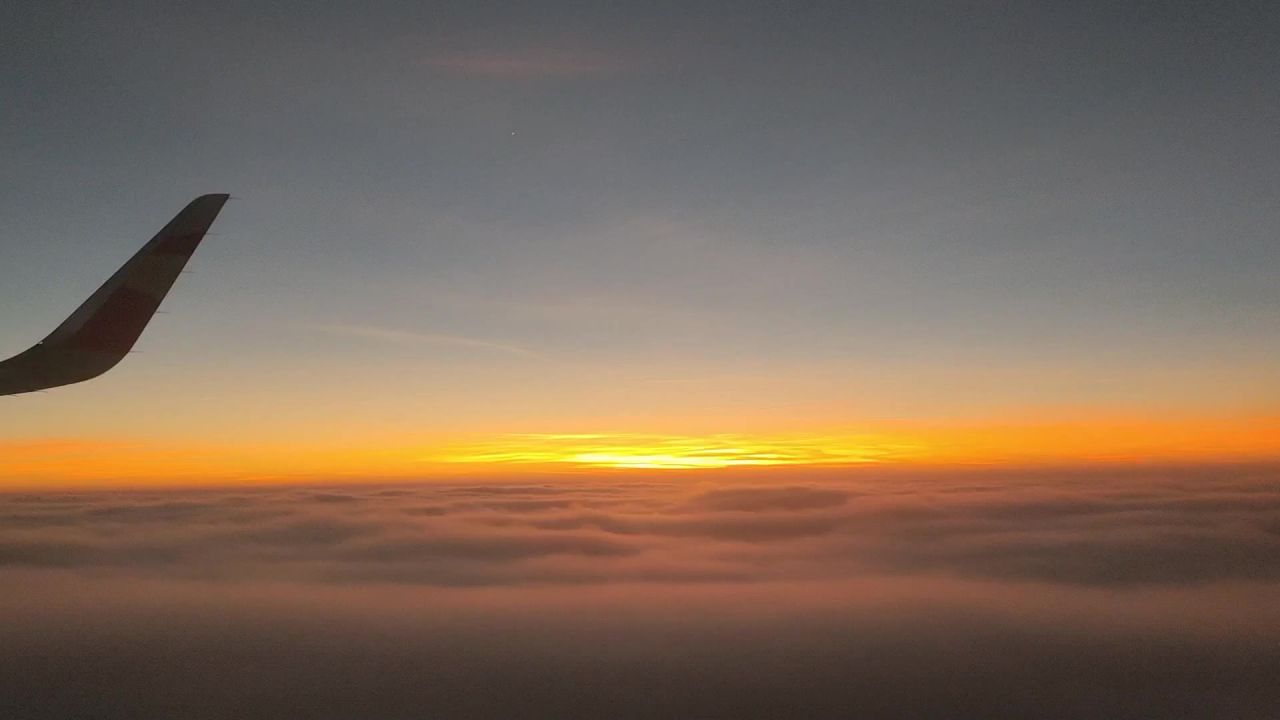 千米高空的落日余晖