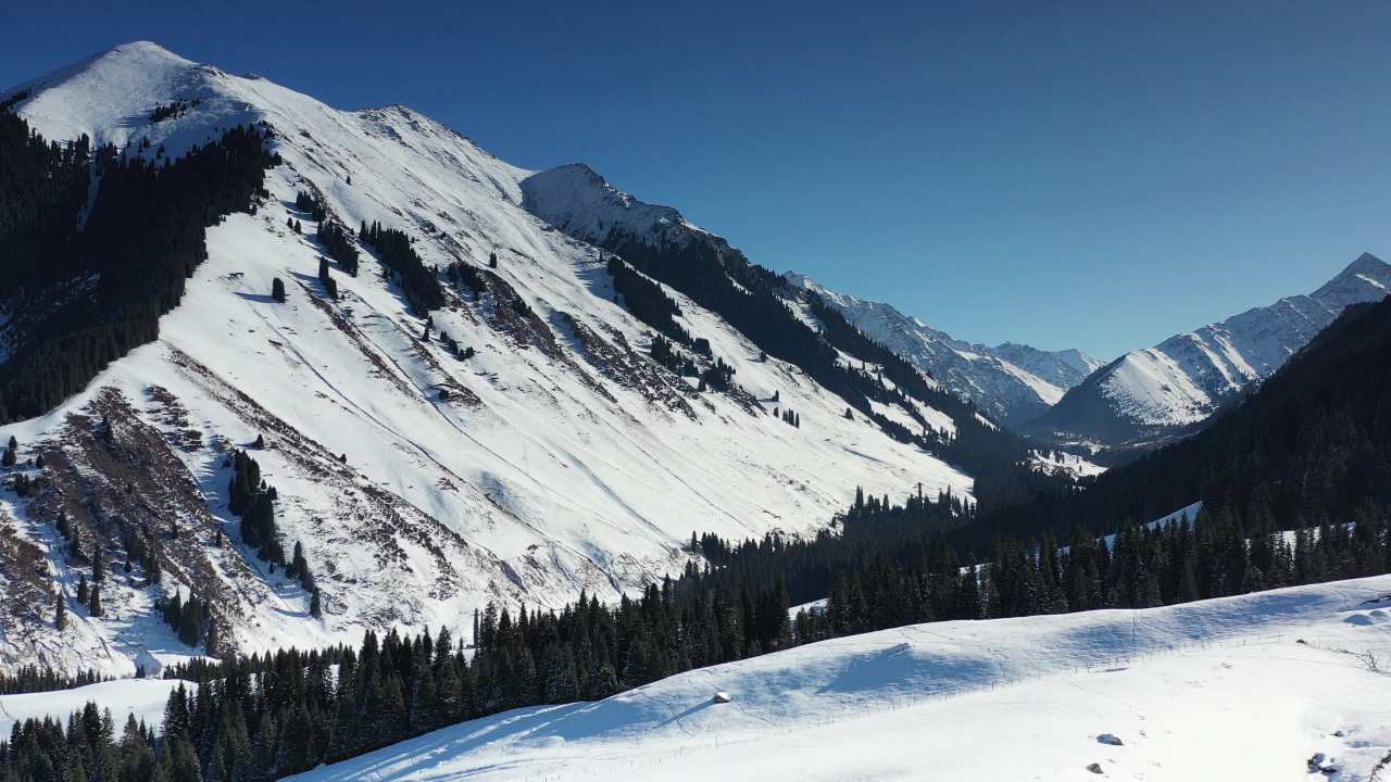 冬日雪山美景