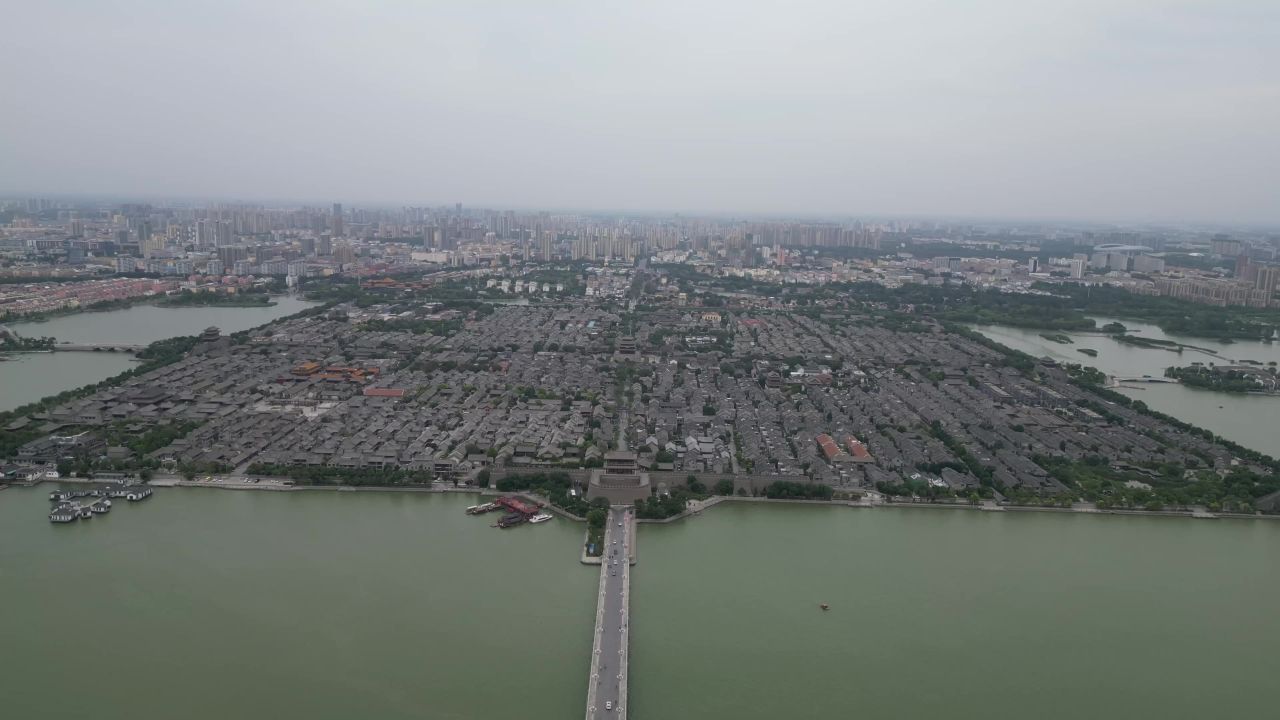 航拍山东聊城东昌湖景区
