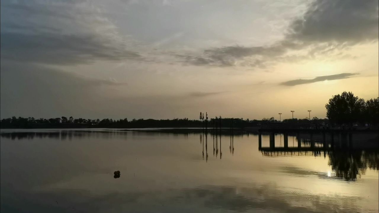 西安昆明池傍晚景色