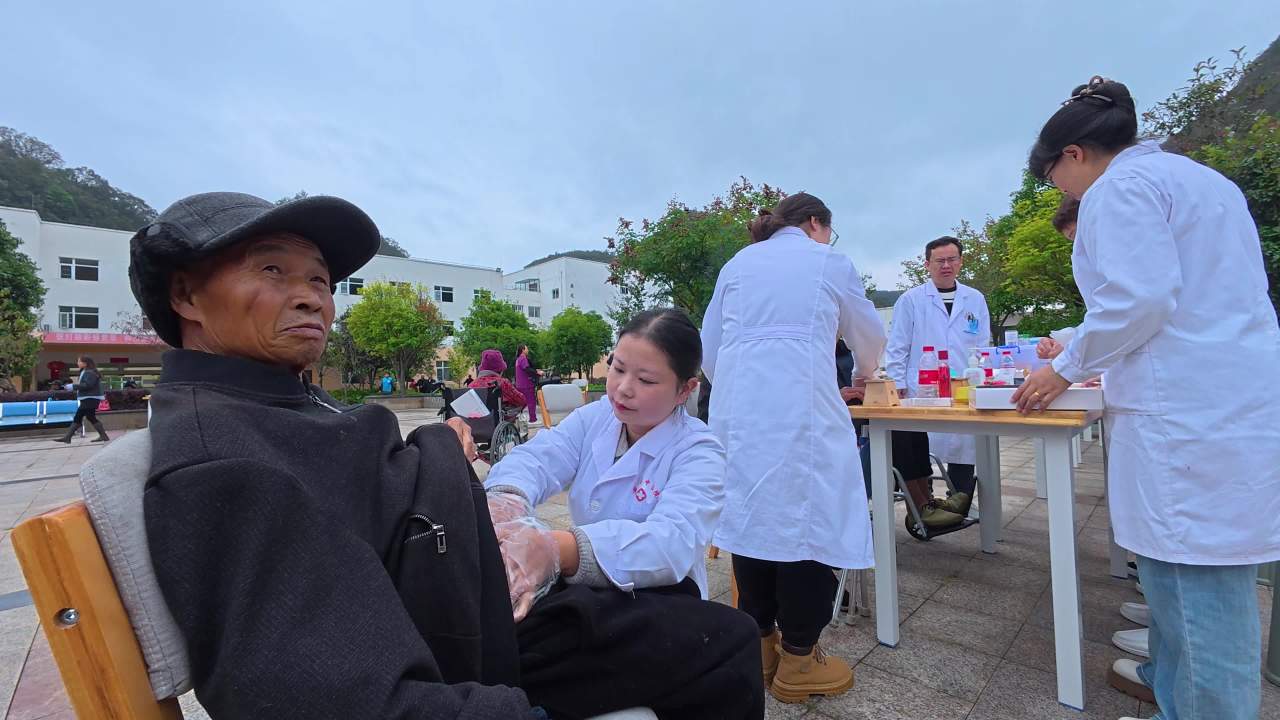 4k志愿者服务 养老院老年人生活