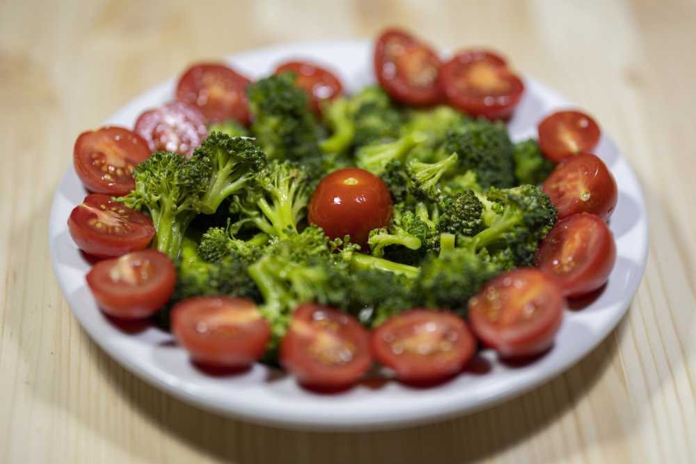 西兰花番茄沙拉健康