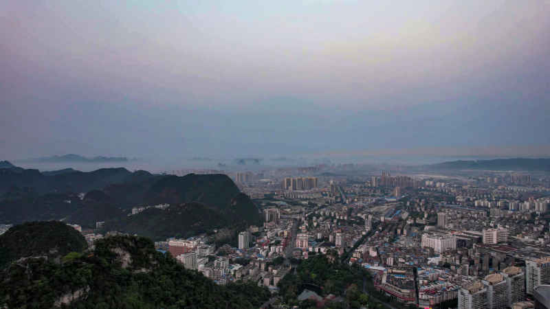 航拍广西柳州城市清晨迷雾  