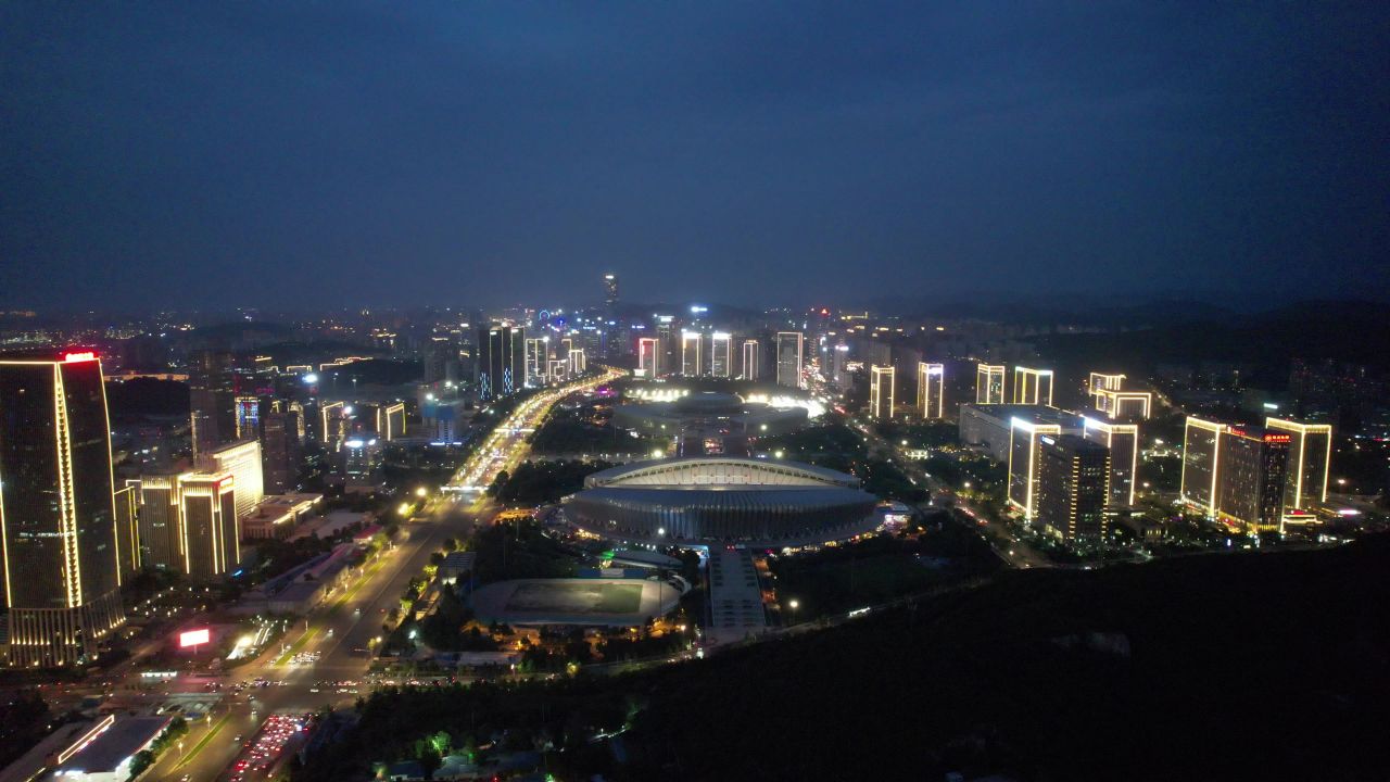 山东城市夜幕降临夜景灯光济南经十路商务中心金融中心航拍 