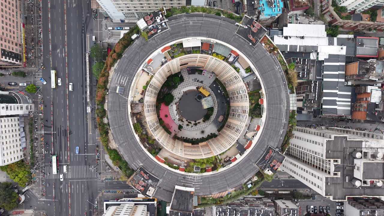 城市中的圆环建筑
