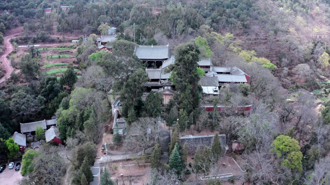 云南楚雄姚安县光禄古镇龙华寺航拍