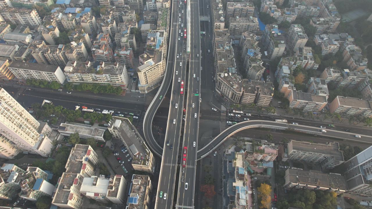 成都城市交通车辆行驶拥堵航拍