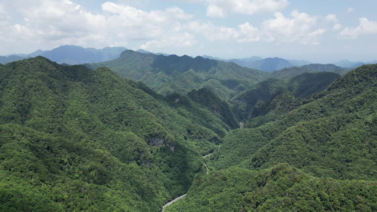 航拍祖国壮丽山川湖北神农架林区