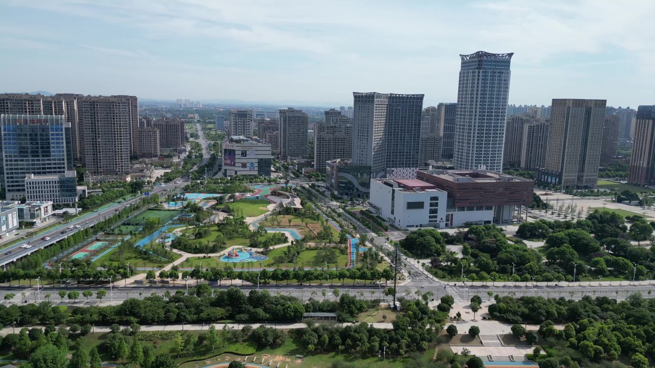 航拍江西鹰潭城市风光 