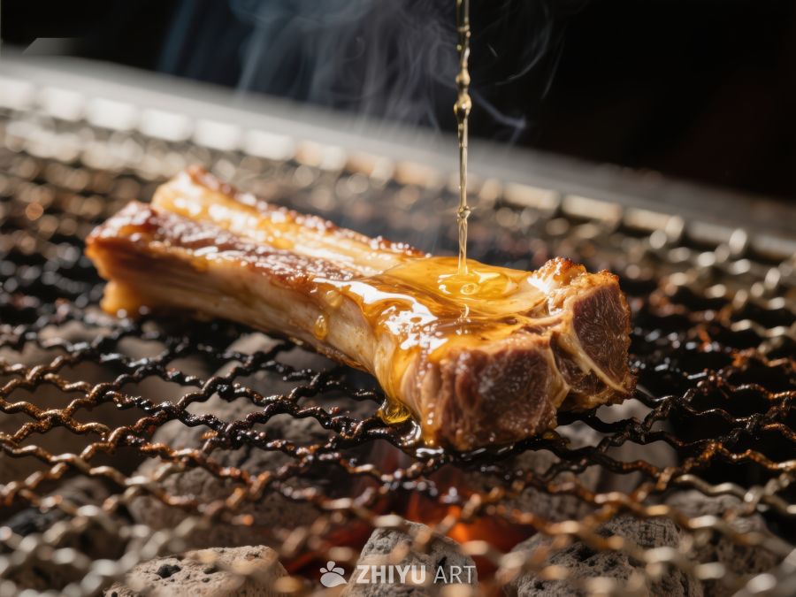 热油滴落烤肉，香气四溢